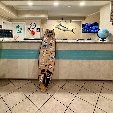 Hole Inn The Wall Hotel - Fort Walton Beach - Sunset Plaza - Nearby Beaches & Hurlburt Eksteriør billede