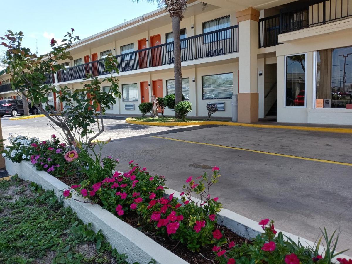 Hole Inn The Wall Hotel - Fort Walton Beach - Sunset Plaza - Nearby Beaches & Hurlburt Eksteriør billede