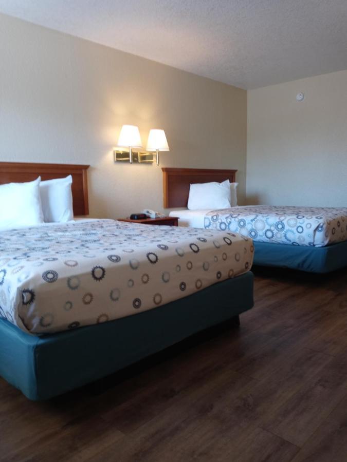 Hole Inn The Wall Hotel - Fort Walton Beach - Sunset Plaza - Nearby Beaches & Hurlburt Eksteriør billede