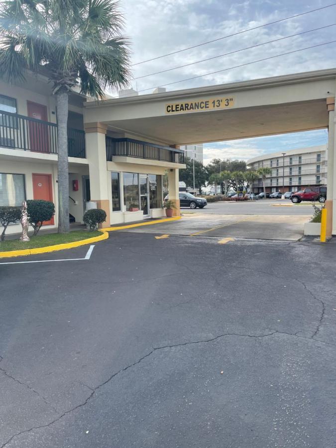 Hole Inn The Wall Hotel - Fort Walton Beach - Sunset Plaza - Nearby Beaches & Hurlburt Eksteriør billede