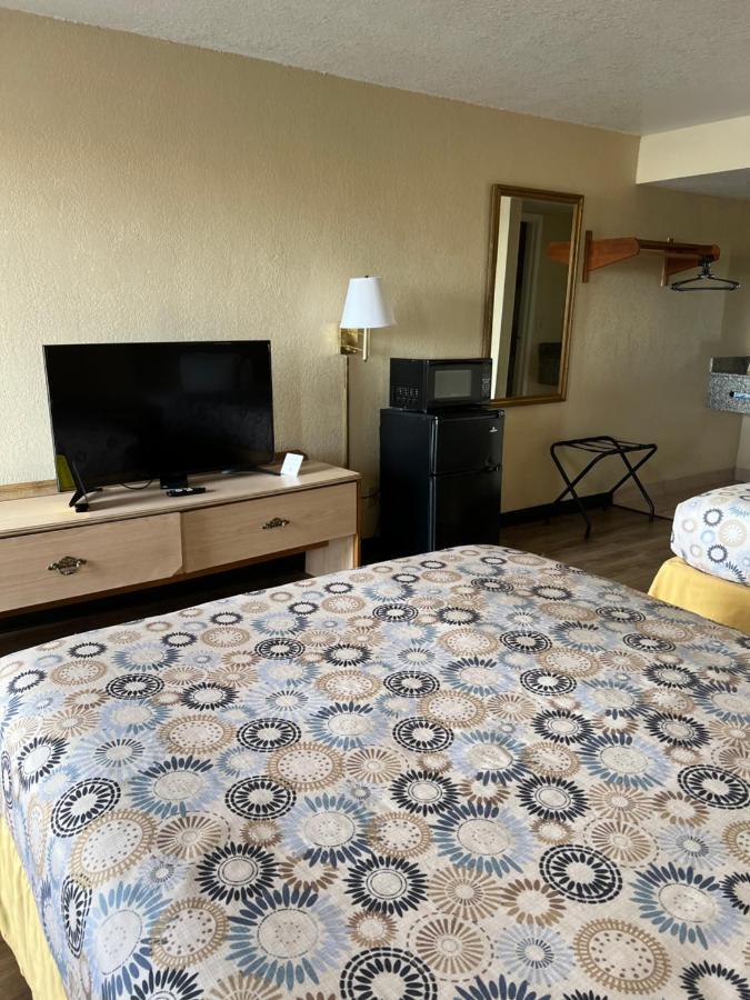 Hole Inn The Wall Hotel - Fort Walton Beach - Sunset Plaza - Nearby Beaches & Hurlburt Eksteriør billede