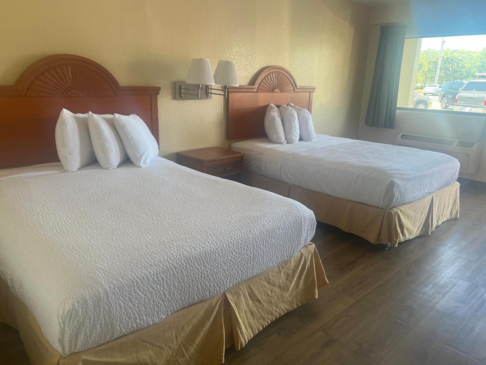 Hole Inn The Wall Hotel - Fort Walton Beach - Sunset Plaza - Nearby Beaches & Hurlburt Eksteriør billede