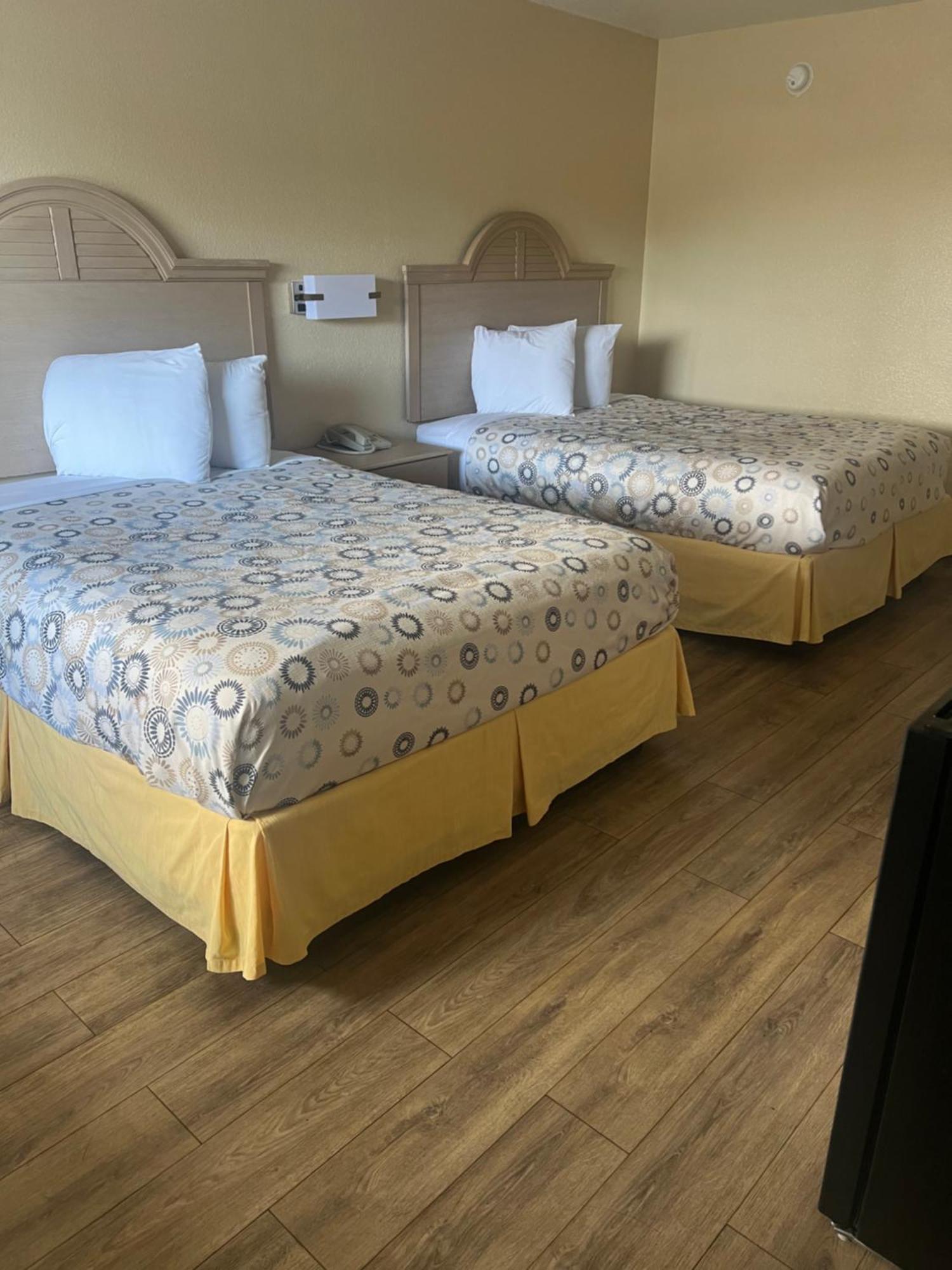 Hole Inn The Wall Hotel - Fort Walton Beach - Sunset Plaza - Nearby Beaches & Hurlburt Eksteriør billede